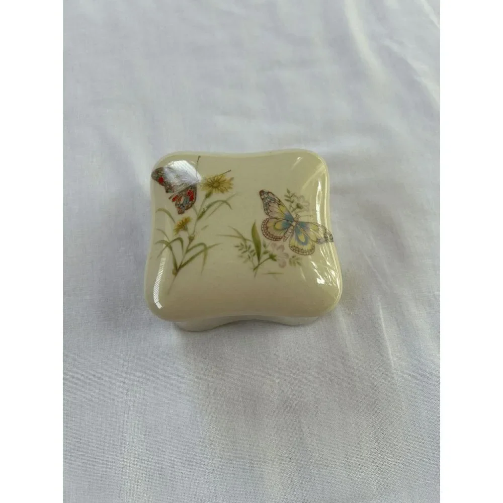 Takahashi Pottery San Francisco Trinket/Jewelry Box Small, Butterflies, Flowers